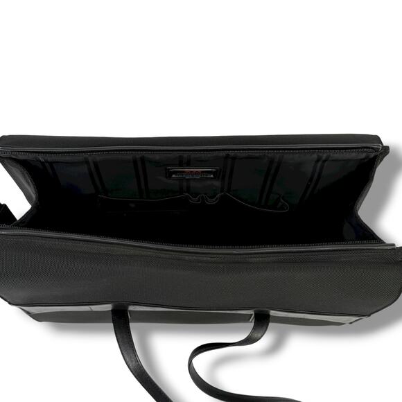 Tumi Alpha Briefcase Bag With Over The Shoulder Handels Solid Black 43010D3 - Picture 8 of 16